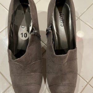 Womens Taupe Short Boot Style with Open Toe, Size 10, Never Worn, Suede Finish